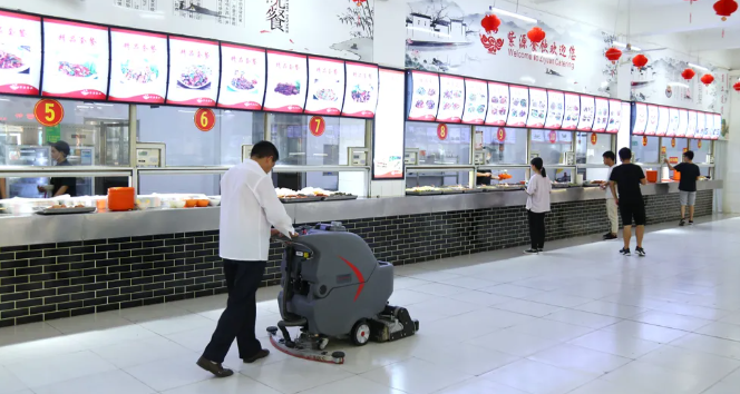 高美助力餐厅地面清洁维护